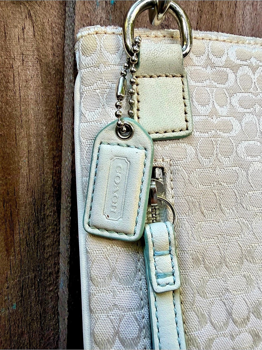 Limited Edition 2006 Coach Signature Jacquard Bumblebee Swingpack Crossbody Bag - Picture 8 of 16